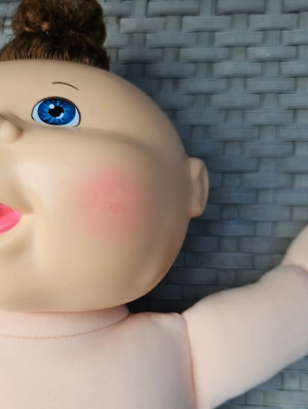 Vintage 2017 Cabbage Patch Kids Soft Plush Baby Doll  Blue Eyes in Tan Skin Tone